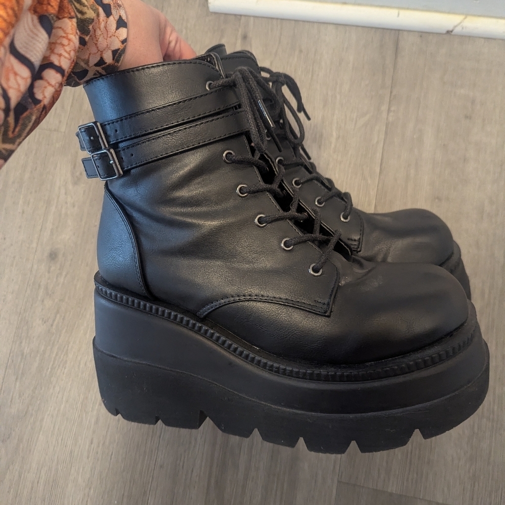 Size 11 Demonia Goth Boots Classic Black - Picture 4 of 6